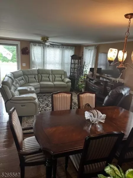 641 Lorraine Ave, Middlesex, NJ 08846 photo 3