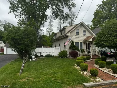 641 Lorraine Ave, Middlesex, NJ 08846