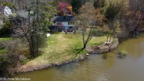 17 Capstan Rd, West Milford, NJ 07480