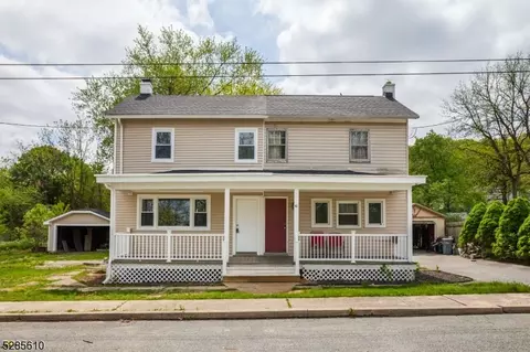 48 Green St, Oxford, NJ 07863