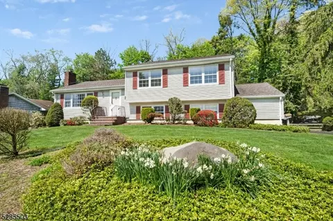 38 Bedford Rd, Hillsdale, NJ 07642