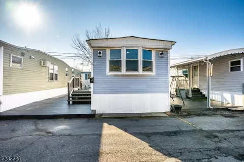 9 Helen Dr, Moonachie, NJ 07074