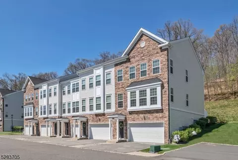 310 Parkview Ln, Rockaway, NJ 07866