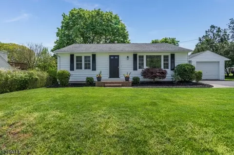 10 Myrtle Ave, Milford, NJ 08848