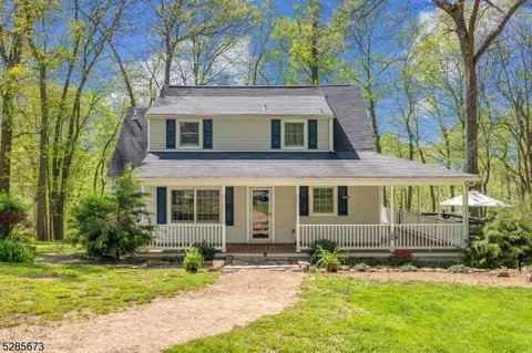 23 Wheeler Rd, Chester, NJ 07930