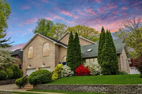 1031 Jassamine Way, Fort Lee, NJ 07024