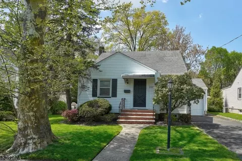 132 S Maple Ave, Springfield, NJ 07081