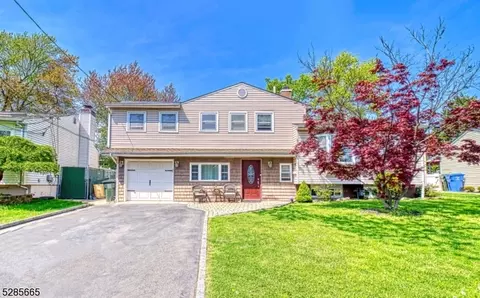 62 Starlight Dr, Woodbridge Twp, NJ 07067