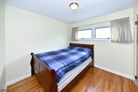 664 Swathmore Ln, Paramus, NJ 07652 photo 14