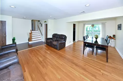 664 Swathmore Ln, Paramus, NJ 07652 photo 7
