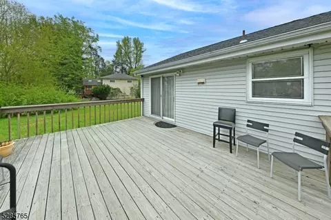 664 Swathmore Ln, Paramus, NJ 07652 photo 22