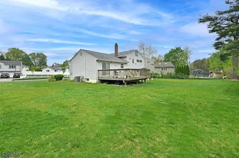 664 Swathmore Ln, Paramus, NJ 07652 photo 25