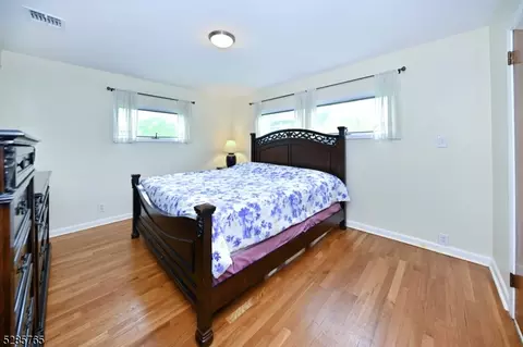 664 Swathmore Ln, Paramus, NJ 07652 photo 13