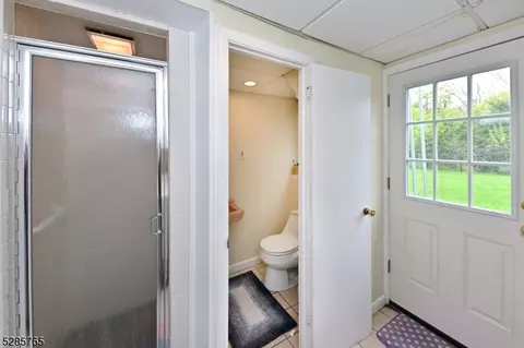 664 Swathmore Ln, Paramus, NJ 07652 photo 19