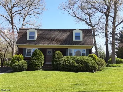 37 Oak Dr, West Milford Twp, NJ 07438