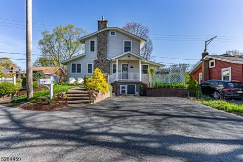 58 N Shore Rd, Denville, NJ 07834