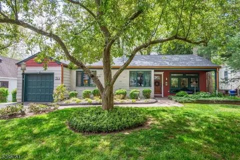 30 Gladding Rd, Caldwell, NJ 07006