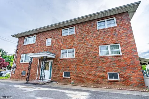19 Kipp Ave #2, Elmwood Park, NJ 07407