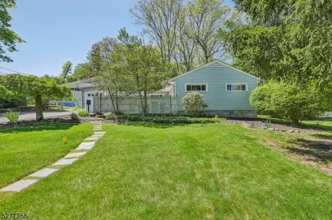 67 Martins Ln, Berkeley Heights, NJ 07922