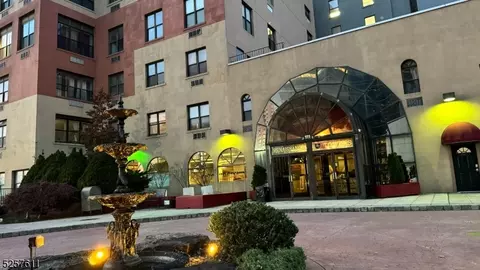 111 Mulberry St #6F, Newark, NJ 07102
