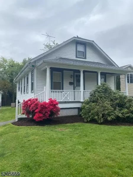9 Hugenot St, East Hanover, NJ 07936