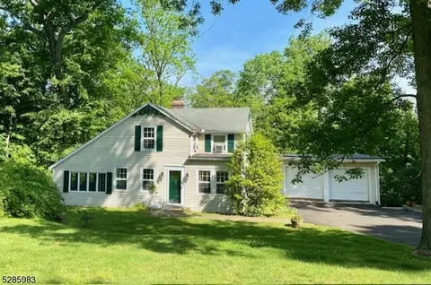 110 Cross Hill Rd, Long Hill, NJ 07946