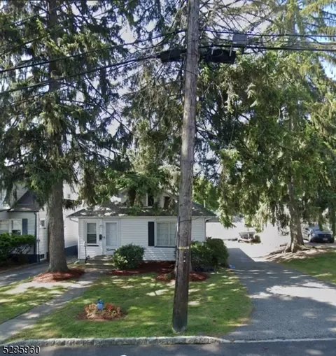 14 Belle Terre Rd, West Orange, NJ 07052