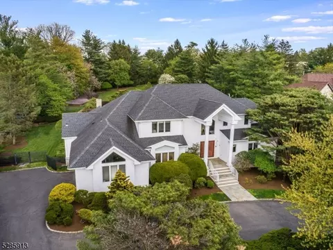 7 Chelsea Dr, Livingston, NJ 07039