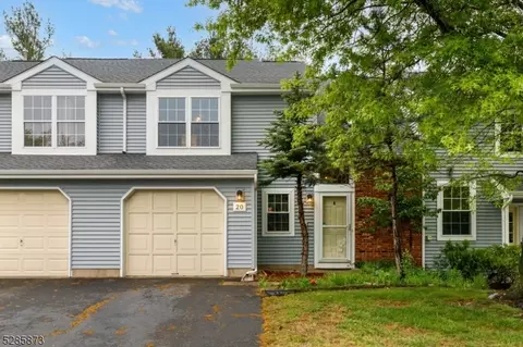 20 Avebury Pl, Franklin Twp, NJ 08873