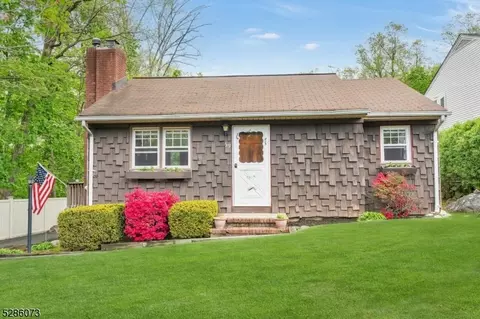 59 Yawpo Ave, Oakland, NJ 07436