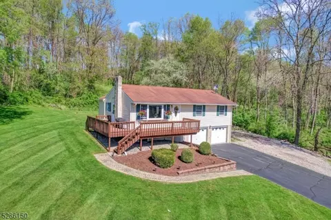 71 Unionville Rd, Wantage, NJ 07461