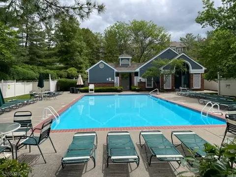 34 Hillsborough Ct, Rockaway, NJ 07866