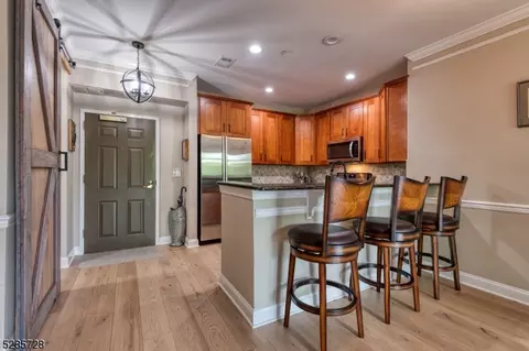 168 Victoria Dr #168, Bridgewater, NJ 08807