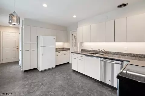 32 Hillside Ter, Summit, NJ 07901 photo 16