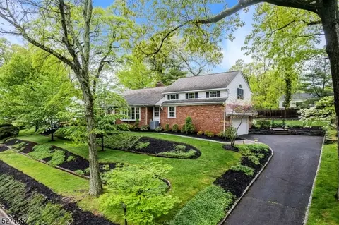 32 Hillside Ter, Summit, NJ 07901 photo 2