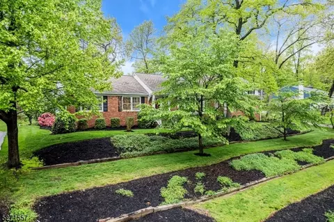 32 Hillside Ter, Summit, NJ 07901 photo 3