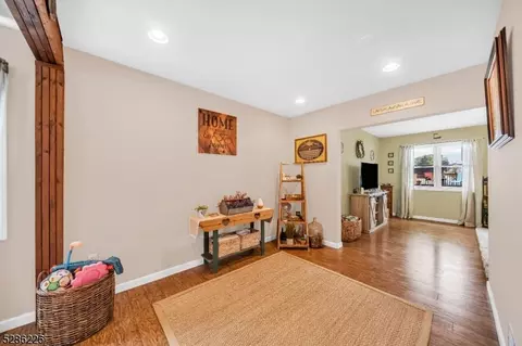75 Bergen Ave, Wanaque Boro, NJ 07420 photo 9