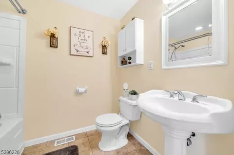75 Bergen Ave, Wanaque Boro, NJ 07420 photo 20
