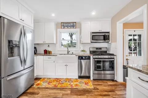 75 Bergen Ave, Wanaque Boro, NJ 07420 photo 12