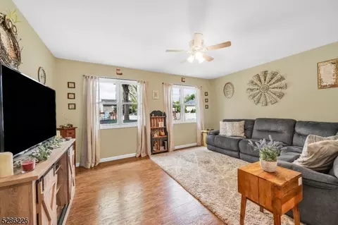 75 Bergen Ave, Wanaque Boro, NJ 07420 photo 4