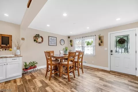 75 Bergen Ave, Wanaque Boro, NJ 07420 photo 17