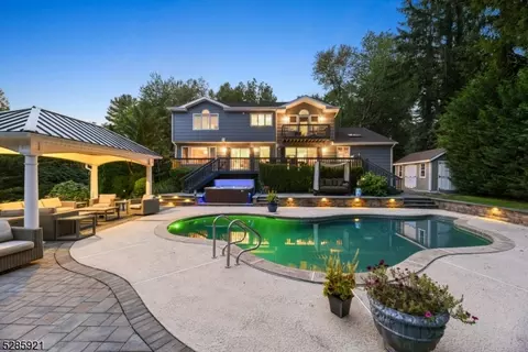 24 Fernhill Rd, Springfield, NJ 07081