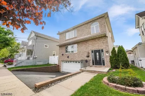 418 10th St, Carlstadt, NJ 07072