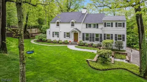111 Countryside Dr, Summit, NJ 07901