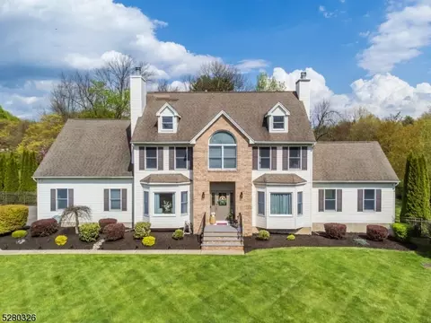 9 Patriots Way, Randolph Twp, NJ 07945