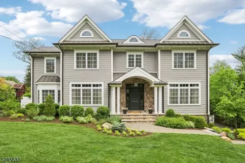7 Charles Pl, Chatham, NJ 07928