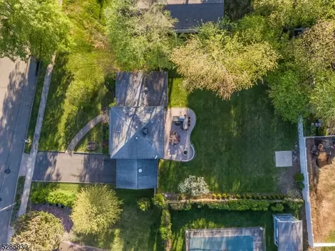 8 Nathan Way, Wayne, NJ 07470 photo 3