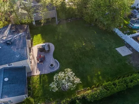 8 Nathan Way, Wayne, NJ 07470 photo 4