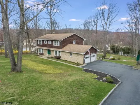 5 Bahama Rd, Morris Plains, NJ 07950