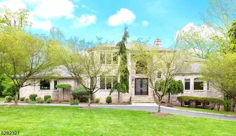 90 Hughes Ln, Watchung, NJ 07069